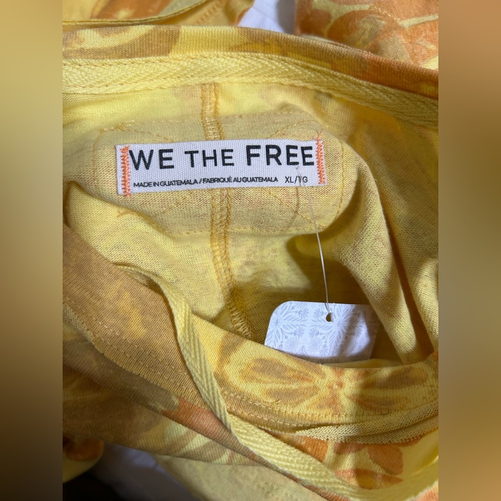 We The Free Yellow Citrus Print Short Sleeve Tee XL NWT - Picture 9 of 11